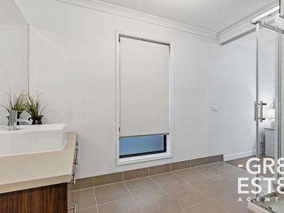 30 Lemon Grove, Cranbourne West
