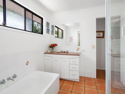 16 Rainforest Court, Boreen Point