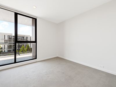 213 / 50 Catamaran Drive, Werribee South