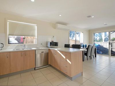 10 Cranbrook Circuit, Officer