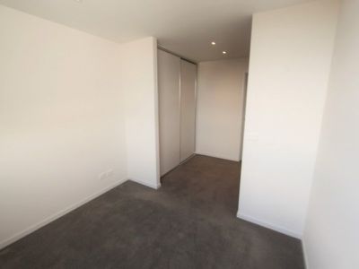 305 / 175 Kangaroo Road, Hughesdale