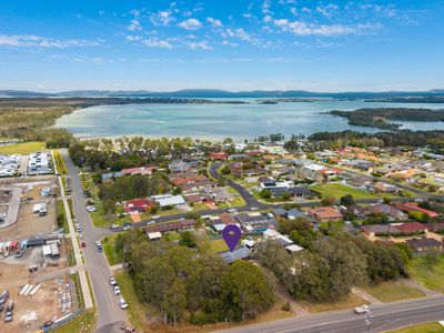 211 The Lakes Way, Forster