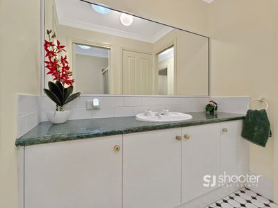 2B Gasnier Place, Dubbo
