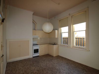 2 / 272 Latrobe Terrace, Newtown