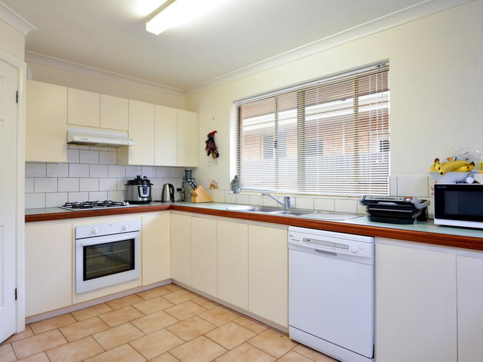 13 Borromei Mews, Somerville