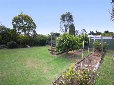 27 Wall Street, Bundamba
