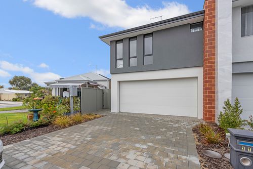 27 Jubilee Avenue, Success