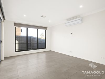 2 Cockatiel Street, Narre Warren
