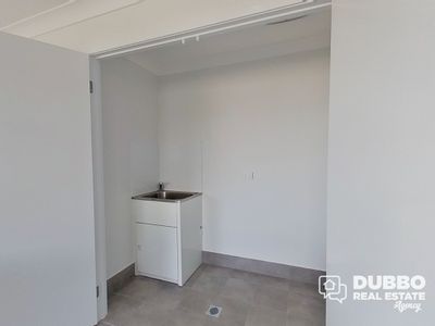 129 Champagne Drive, Dubbo