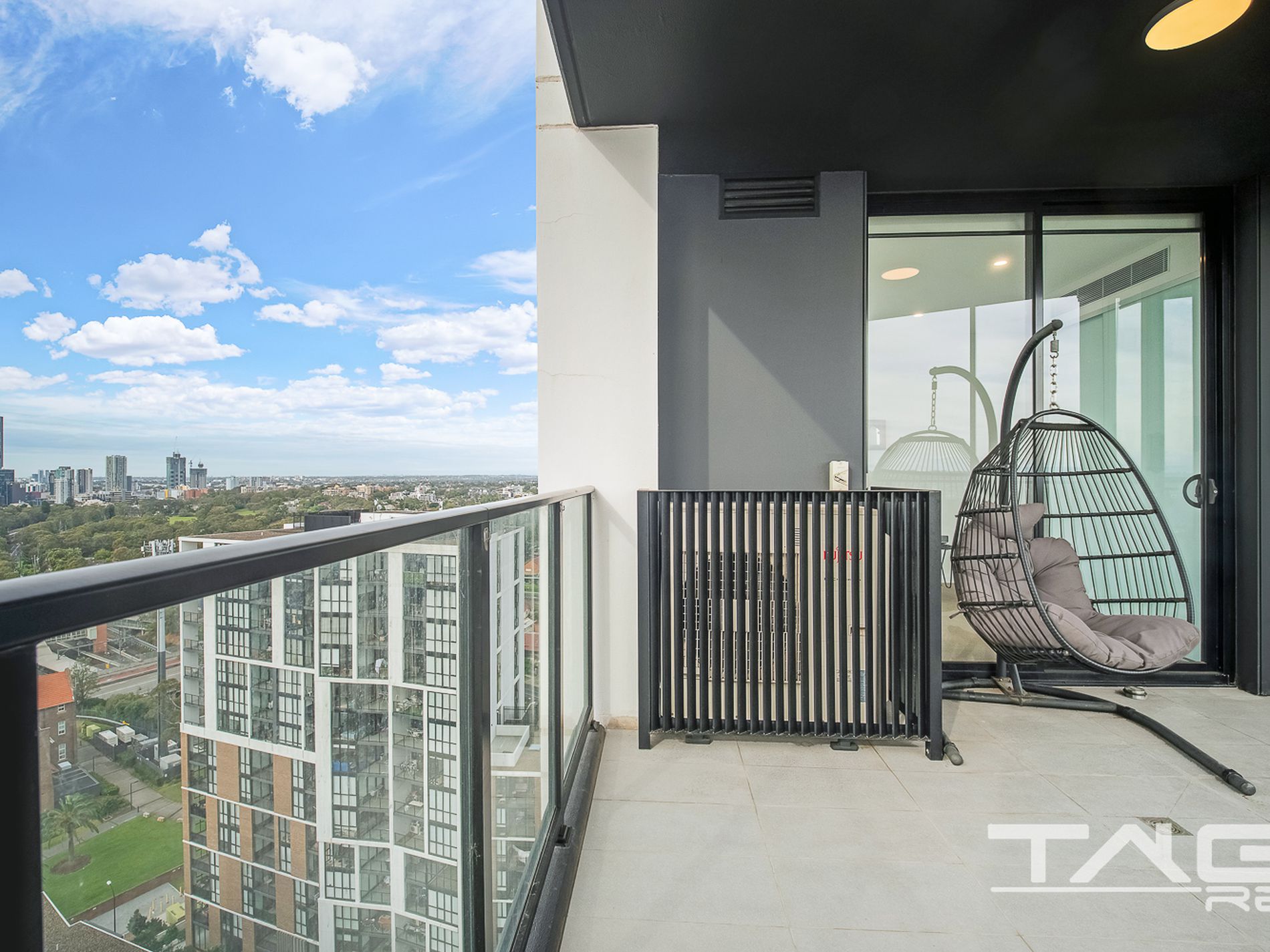 1741 / 9 Maple Tree Road, Westmead