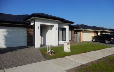 18 Peridot Avenue, Officer