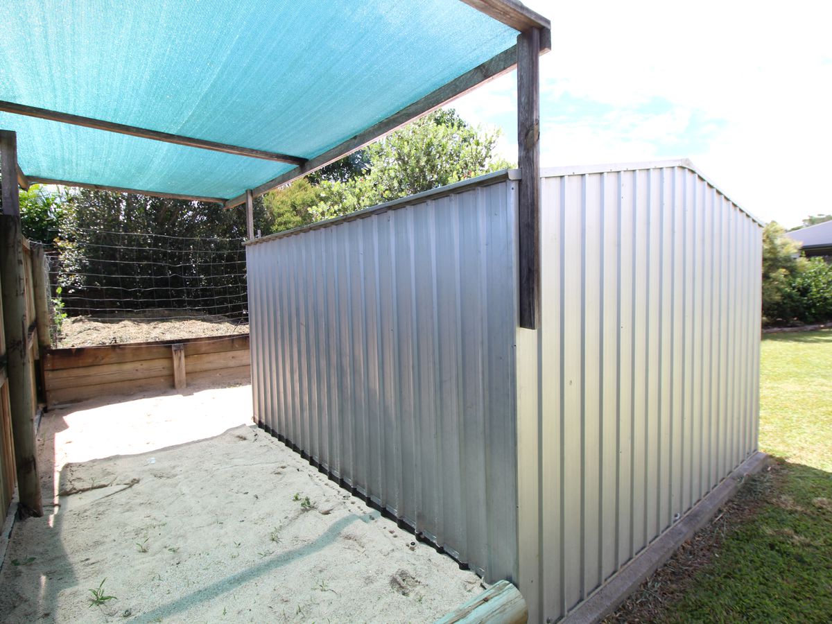 60 Danzer Drive, Atherton