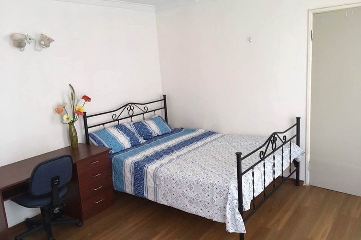545 High Road, Parkwood