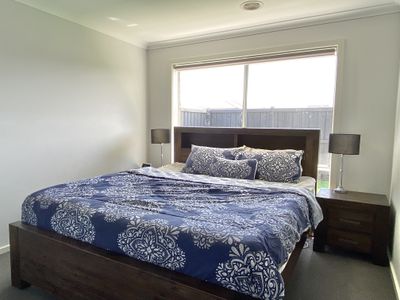 2 Drop Walk, Wyndham Vale