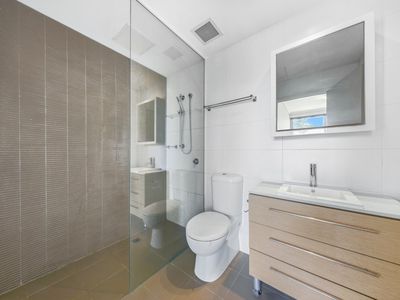 A108 / 6 Ave Of Oceania, Newington