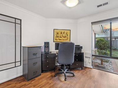 10 Emander Drive, Dianella