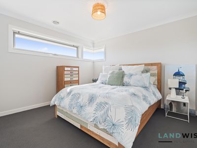 4 Topsails Close, Werribee South