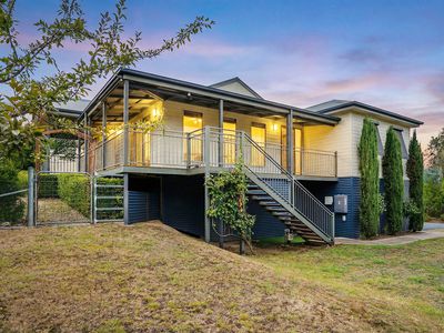 12 MCEVOY LANE, Yackandandah