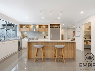 49 Centenary Boulevard, Officer South