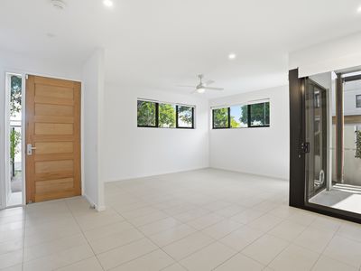 1 Capri Court, Hope Island