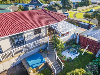 24 Scott Avenue, Otaki Beach