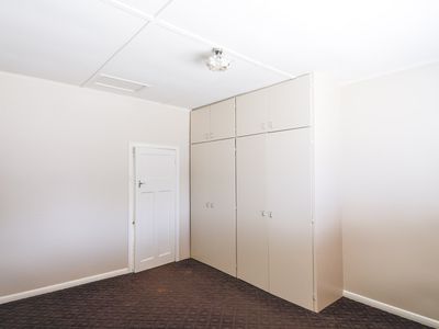 2 Bradshaw Street, Horsham