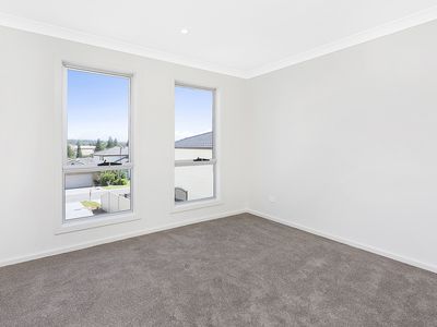 2 / 28 Lord Howe Avenue, Shell Cove