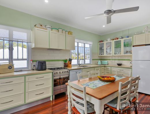 QUEENSLANDER LOVED & CHERISHED IN OLD TEWANTIN image 10 QUEENSLANDER LOVED & CHERISHED IN OLD TEWANTIN image 10