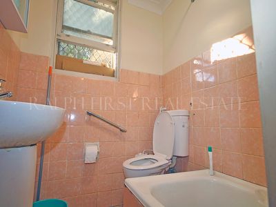 4 / 32 Hampden Road, Lakemba