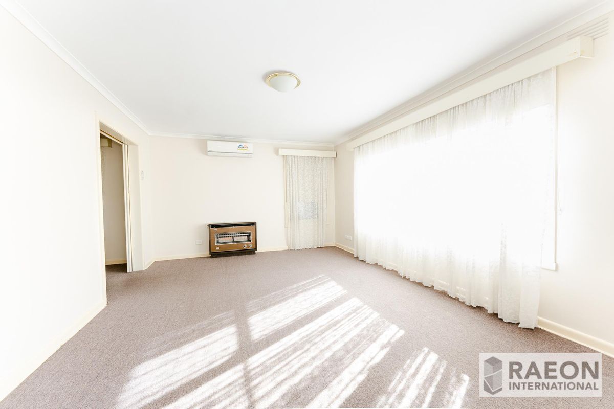2/12 Pine Way, Doncaster East