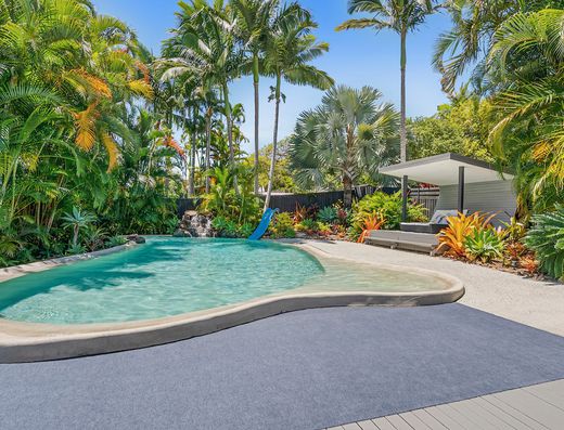 Old Tewantin Tropical Oasis      *** UNFURNISHED *** image 12