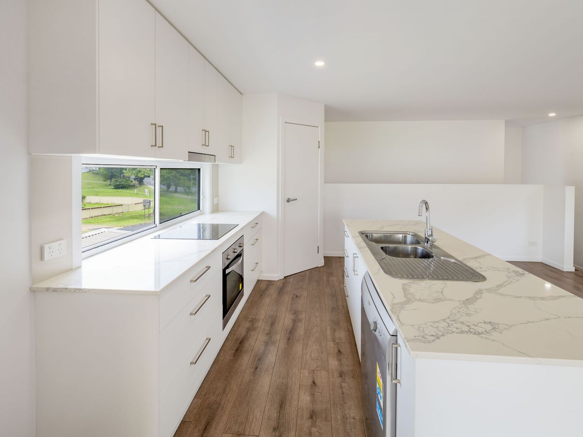 1 / 8 Beach Street, Woolgoolga