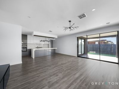 61 Bingham Circuit, Thornhill Park