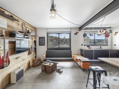 2 / 24 Pitt Street, North Hobart