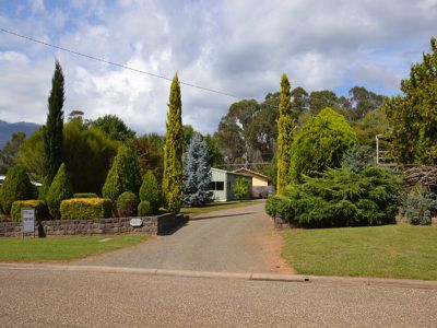 14-16 Young Crescent , Tawonga South