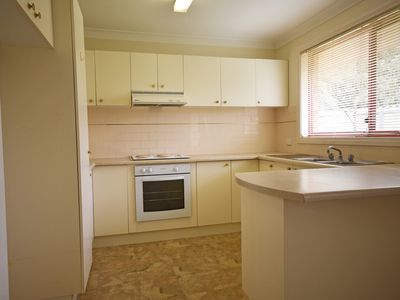 2 / 36  Windsor Parade, Dubbo
