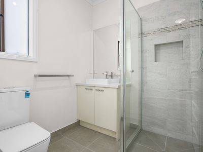 28 Hedgevale Drive, Officer