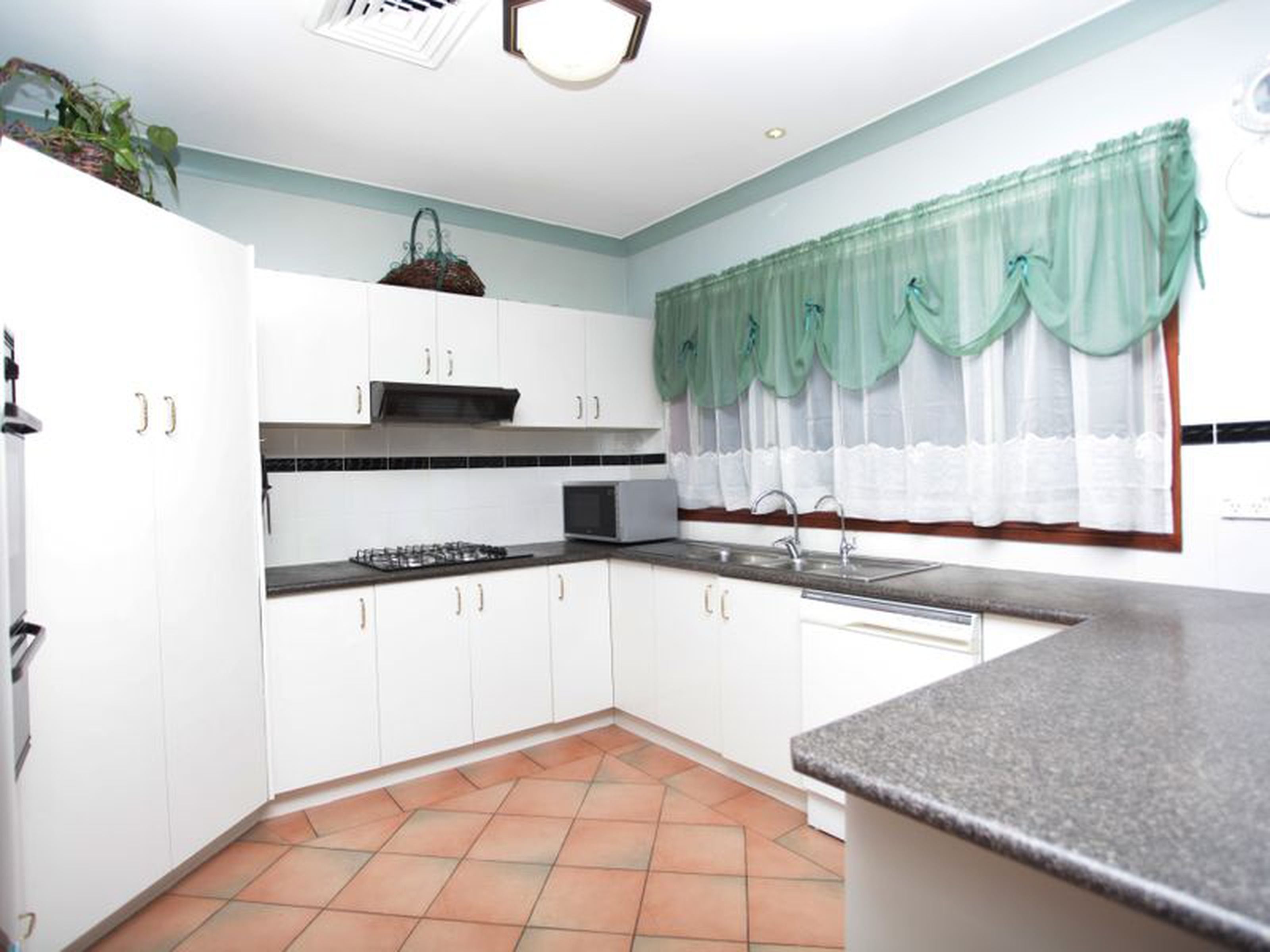 6 Budge Close, GLENMORE PARK