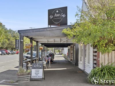 An Established Café with Popular Indoor and Outdoor Dining Spaces
