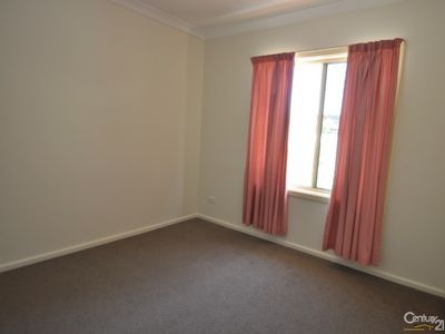 4 / 21  Bedford Avenue, Dubbo