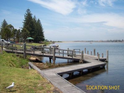 16 Peterborough Avenue, Lake Illawarra