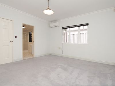 2 / 19 Kitchener Avenue, Burswood