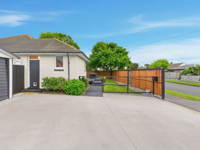 8 Dufek Crescent, Wigram