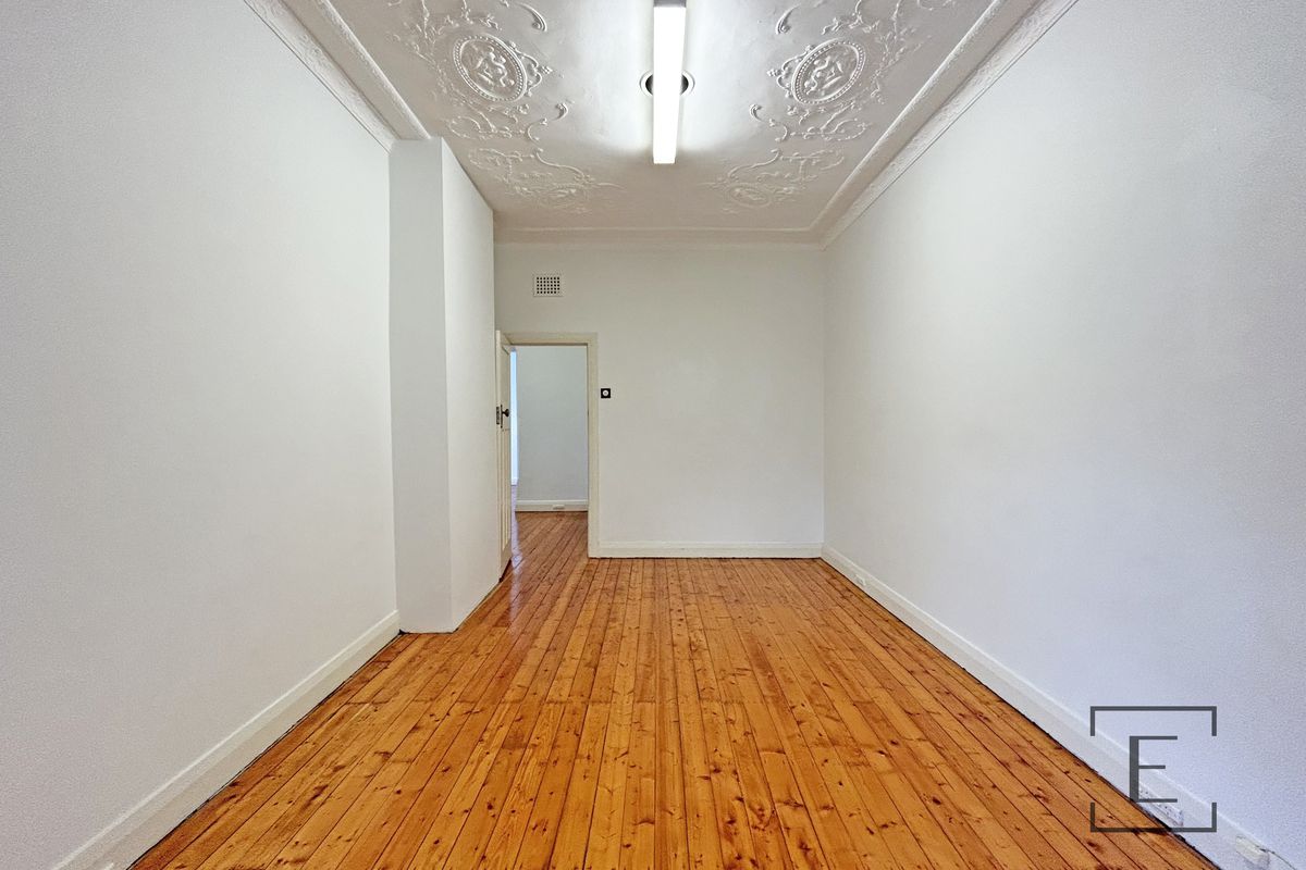1 / 296 Lyons Road, Five Dock