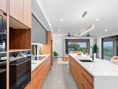 50-52 East Parkridge Drive, Brinsmead