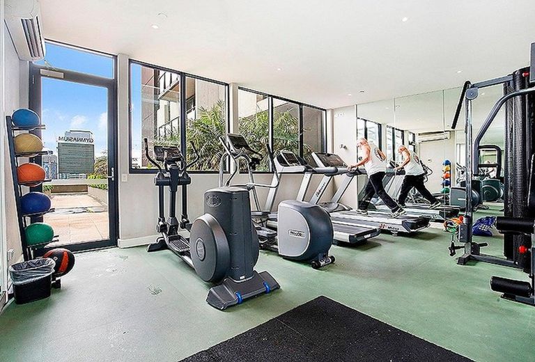 1700 / 63 WHITEMAN STREET, Southbank