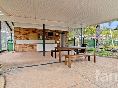18 / 27 Rain Tree Glen, Coombabah