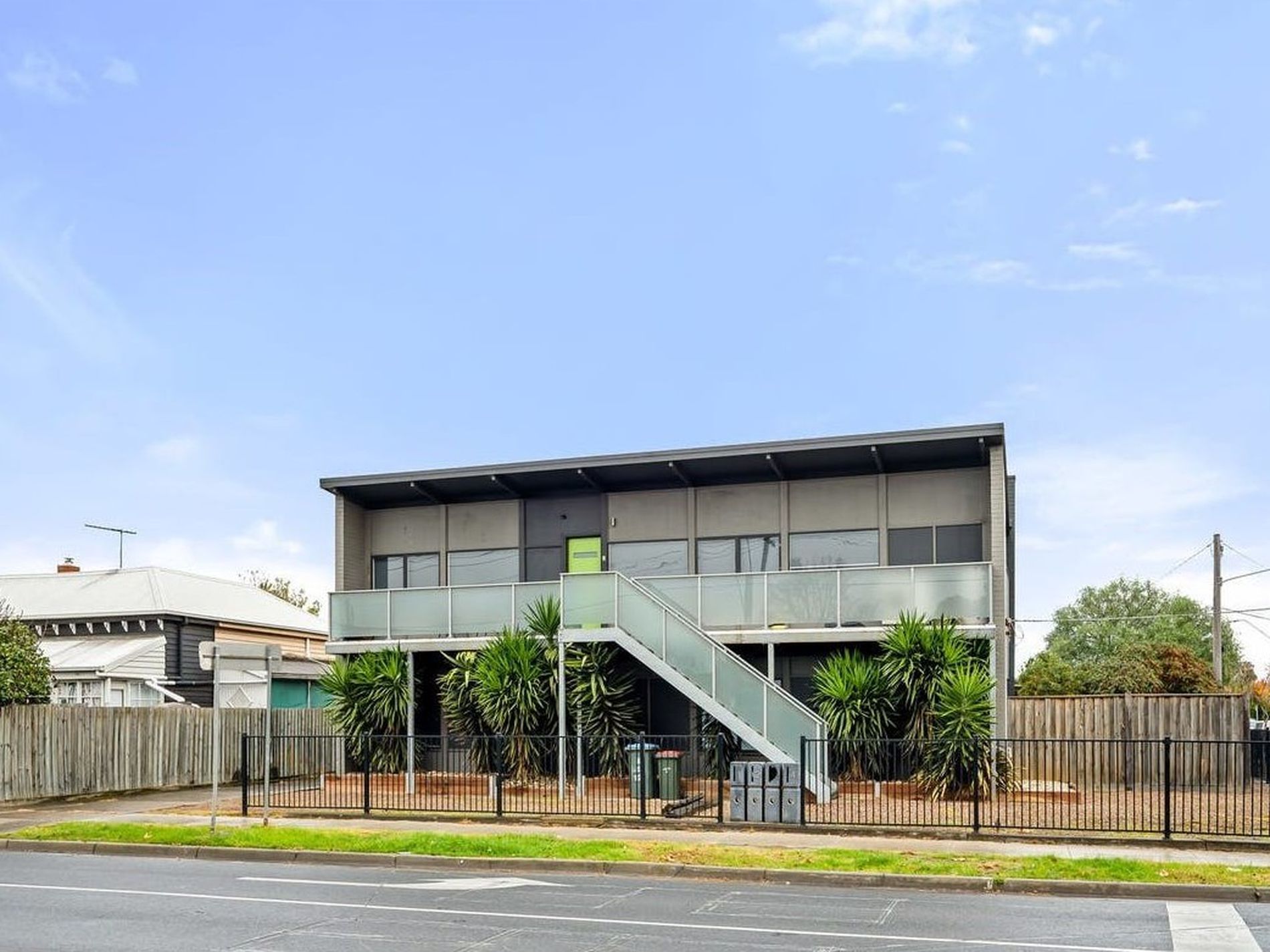 3 / 12 Market Road, Werribee