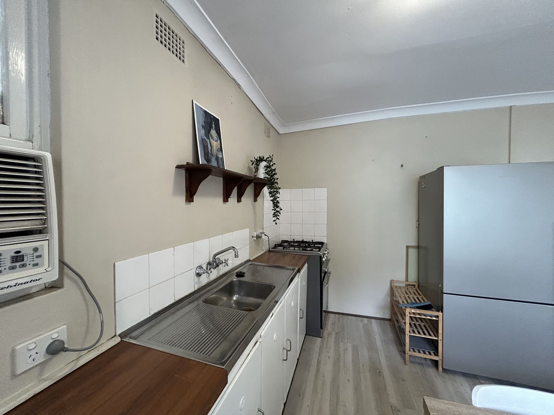 6 / 4 Mosbri Crescent, The Hill