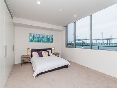 411  /  2 Moreau Parade, East Perth